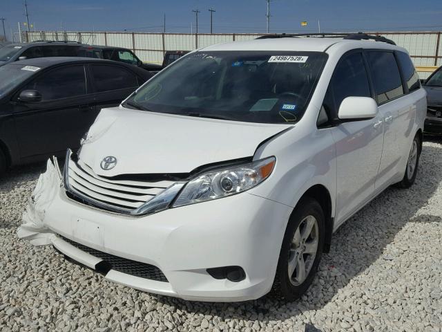 5TDKK3DC7FS661054 - 2015 TOYOTA SIENNA LE WHITE photo 2