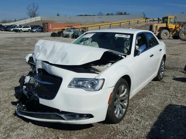 2C3CCAEG4JH148542 - 2018 CHRYSLER 300 LIMITE WHITE photo 2