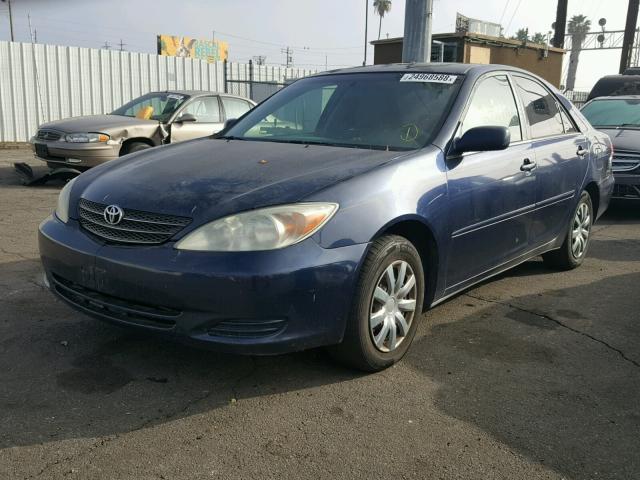 4T1BE32K33U240775 - 2003 TOYOTA CAMRY LE BLUE photo 2