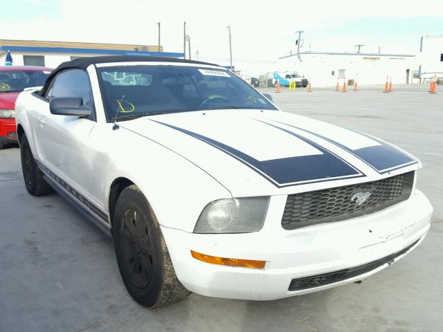 1ZVFT84N375253409 - 2007 FORD MUSTANG WHITE photo 1