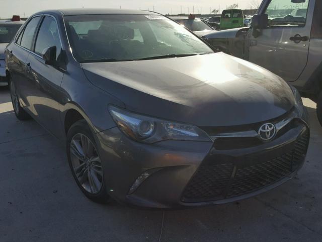 4T1BF1FK6GU194229 - 2016 TOYOTA CAMRY LE SILVER photo 1