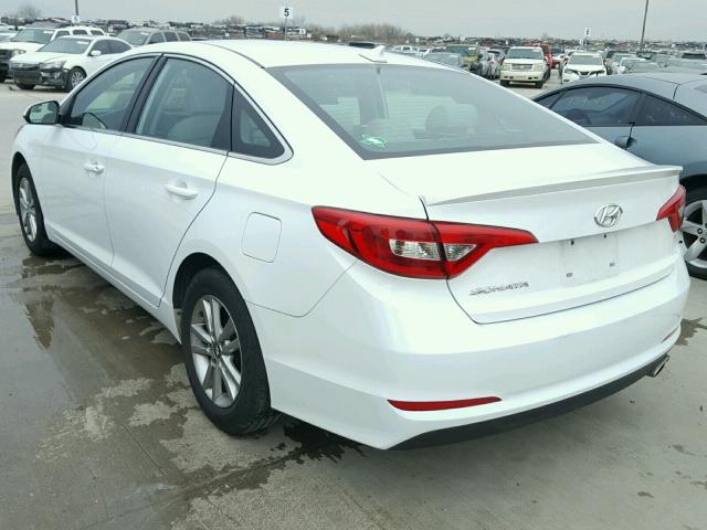 5NPE24AF3FH151226 - 2015 HYUNDAI SONATA SE WHITE photo 3