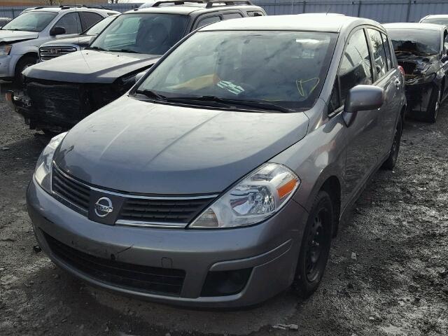 3N1BC13E57L384595 - 2007 NISSAN VERSA S GRAY photo 2