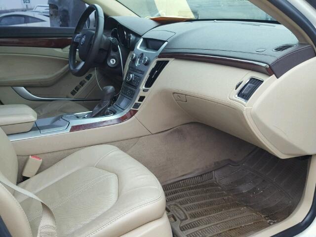 1G6DF577890131015 - 2009 CADILLAC CTS WHITE photo 5