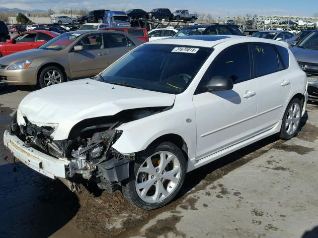 JM1BK343681874853 - 2008 MAZDA 3 HATCHBAC WHITE photo 2