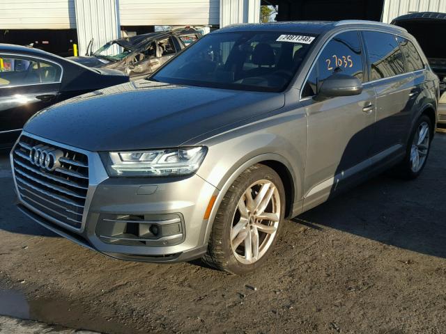 WA1VAAF76HD016750 - 2017 AUDI Q7 PRESTIG GRAY photo 2