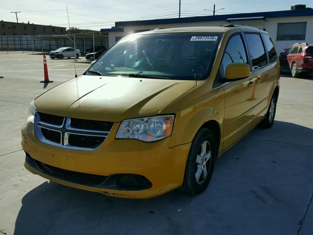 2D4RN5DG8BR684613 - 2011 DODGE GRAND CARA YELLOW photo 2