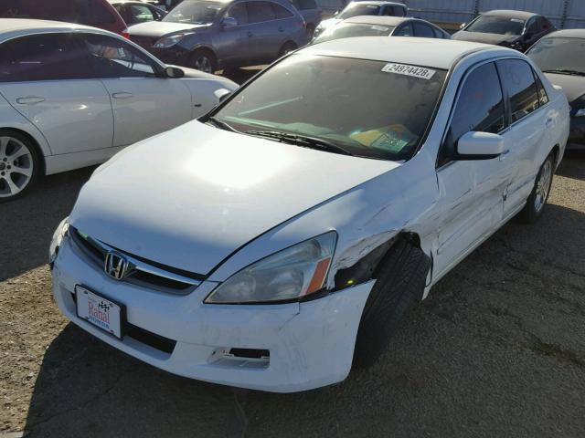 1HGCM56316A042035 - 2006 HONDA ACCORD SE WHITE photo 2