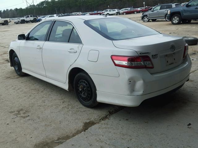 4T1BF3EK8BU775320 - 2011 TOYOTA CAMRY BASE WHITE photo 3