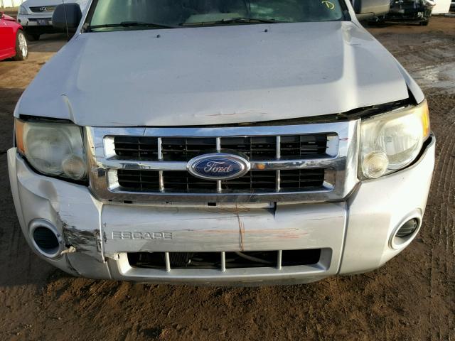 1FMCU02Z68KC01247 - 2008 FORD ESCAPE XLS SILVER photo 9