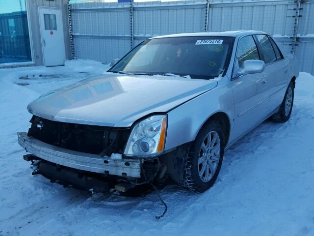 1G6KD57Y89U136617 - 2009 CADILLAC DTS SILVER photo 2