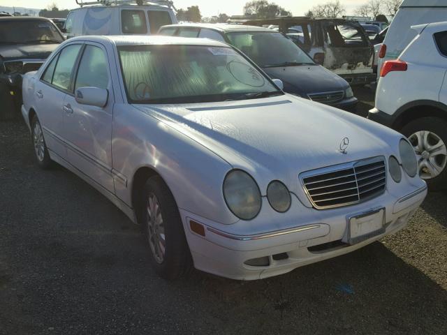 WDBJF65J8YB133692 - 2000 MERCEDES-BENZ E 320 WHITE photo 1