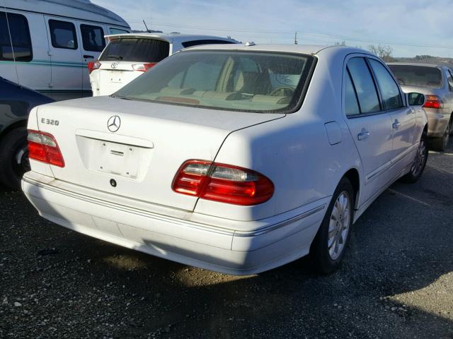 WDBJF65J8YB133692 - 2000 MERCEDES-BENZ E 320 WHITE photo 4