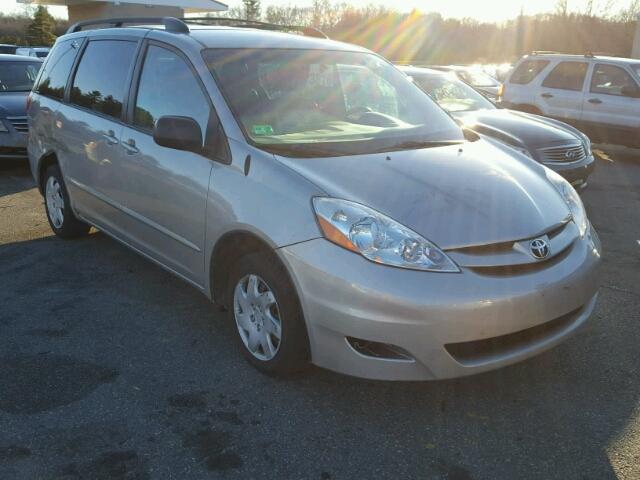 5TDZK23C09S269855 - 2009 TOYOTA SIENNA CE SILVER photo 1