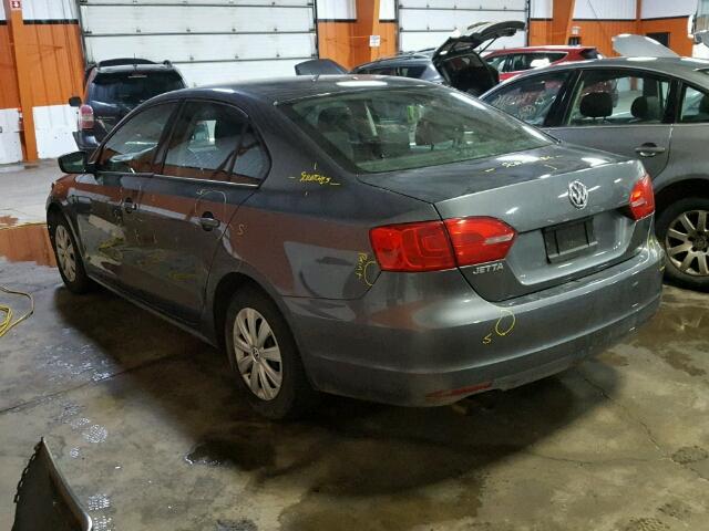 3VW2K7AJ0DM394666 - 2013 VOLKSWAGEN JETTA BASE 灰色 照片 3