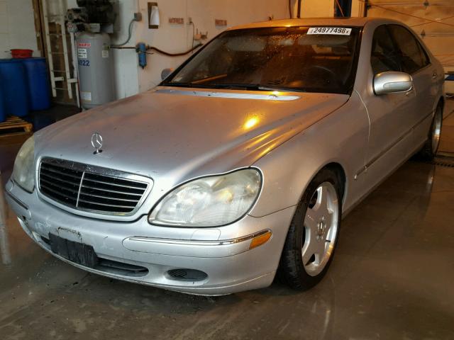 WDBNG75J22A274338 - 2002 MERCEDES-BENZ S 500 SILVER photo 2