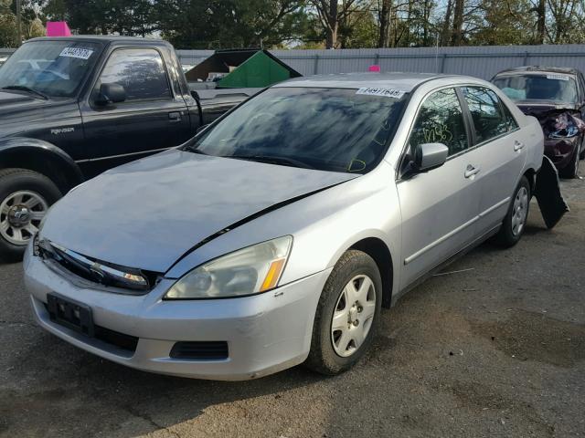 1HGCM56476A176122 - 2006 HONDA ACCORD LX SILVER photo 2