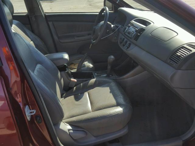 4T1BE32K12U028665 - 2002 TOYOTA CAMRY LE RED photo 5