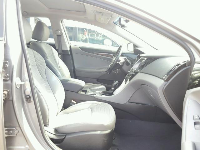 5NPEC4AB4EH889528 - 2014 HYUNDAI SONATA SE GRAY photo 5