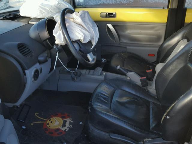 3VWDD21C31M458122 - 2001 VOLKSWAGEN NEW BEETLE 黄色 照片 5
