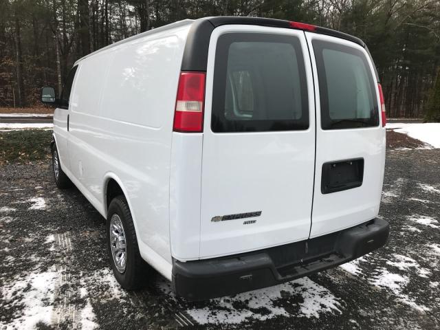 1GCUHAD44A1125835 - 2010 CHEVROLET EXPRESS G1 WHITE photo 3