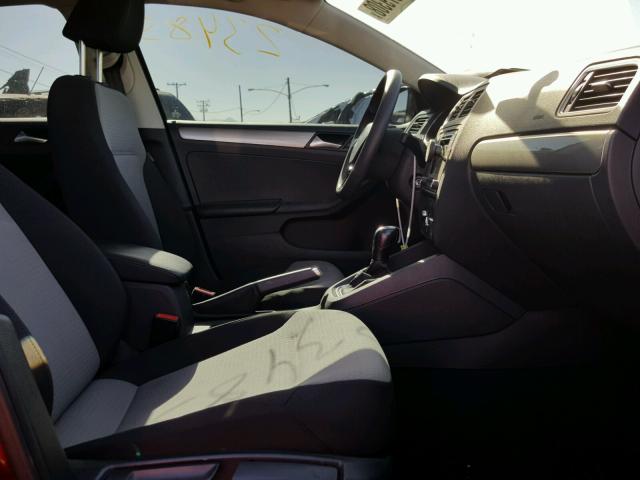 3VW2B7AJ7HM247881 - 2017 VOLKSWAGEN JETTA S 红色 照片 5