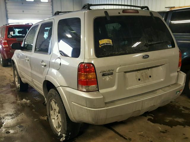 1FMCU04184KA55516 - 2004 FORD ESCAPE LIM SILVER photo 3