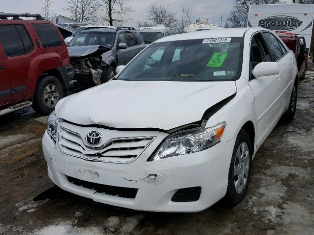 4T1BF3EK3BU757081 - 2011 TOYOTA CAMRY BASE WHITE photo 2