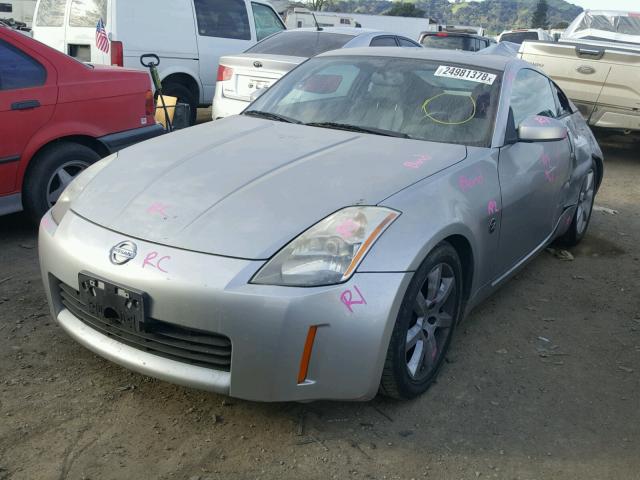 JN1AZ34D75M603457 - 2005 NISSAN 350Z COUPE SILVER photo 2