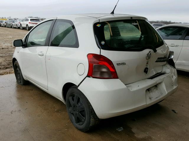 JTDJT923685198699 - 2008 TOYOTA YARIS WHITE photo 3