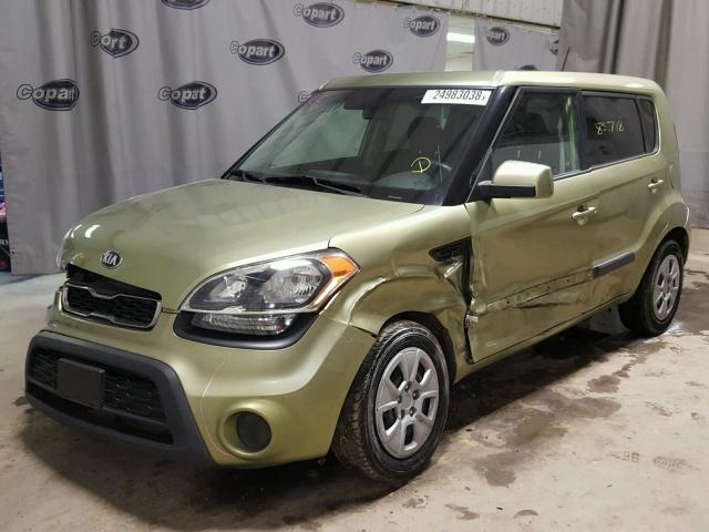 KNDJT2A55D7543813 - 2013 KIA SOUL GREEN photo 2