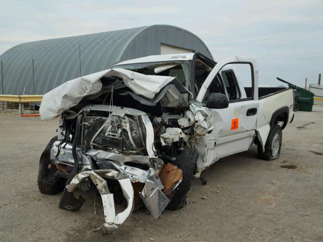 1GCEK19B65E161103 - 2005 CHEVROLET SILVERADO WHITE photo 2