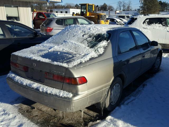 JT2BG22K7W0111533 - 1998 TOYOTA CAMRY CE SILVER photo 4