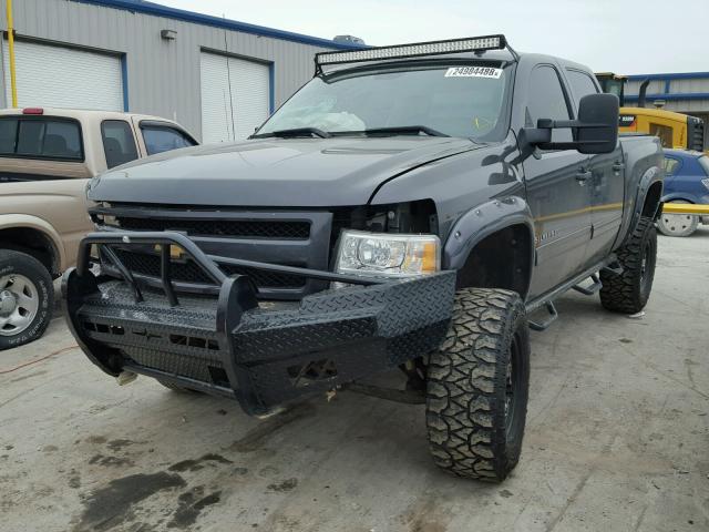 3GCPKSE3XBG230103 - 2011 CHEVROLET SILVERADO GRAY photo 2