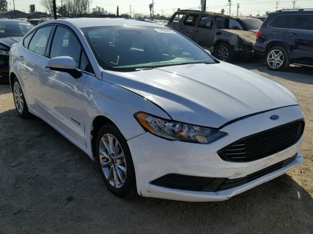 3FA6P0LU0HR381256 - 2017 FORD FUSION SE WHITE photo 1