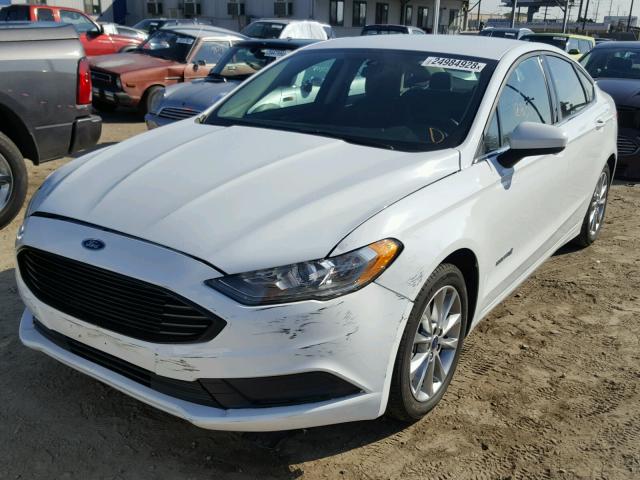 3FA6P0LU0HR381256 - 2017 FORD FUSION SE WHITE photo 2