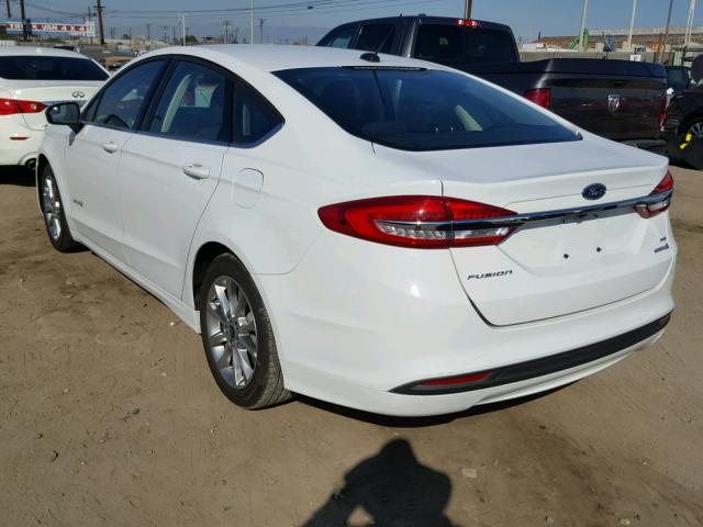 3FA6P0LU0HR381256 - 2017 FORD FUSION SE WHITE photo 3