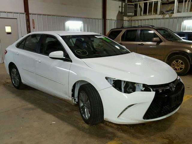 4T1BF1FK3HU386502 - 2017 TOYOTA CAMRY LE WHITE photo 1