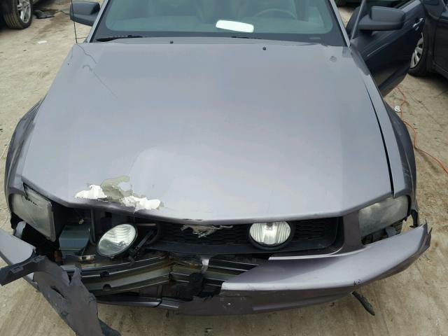 1ZVFT80NX65109635 - 2006 FORD MUSTANG GRAY photo 7