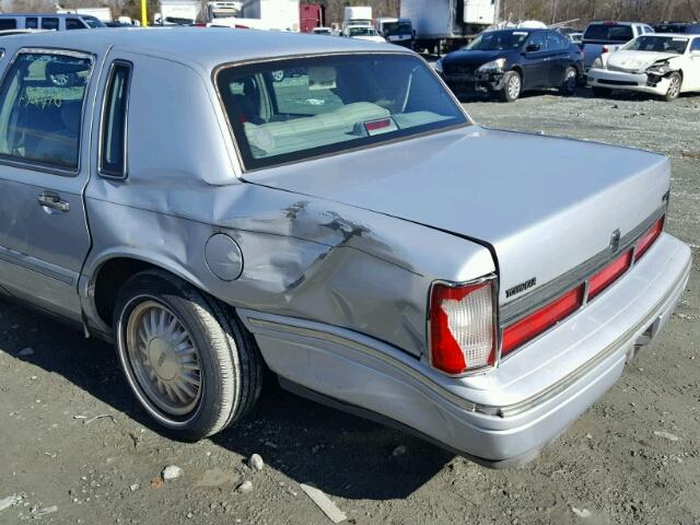 1LNLM82W9VY755086 - 1997 LINCOLN TOWN CAR S GRAY photo 9