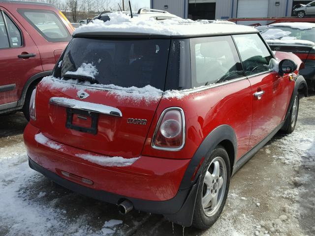 WMWSU3C51BT098024 - 2011 MINI COOPER RED photo 4