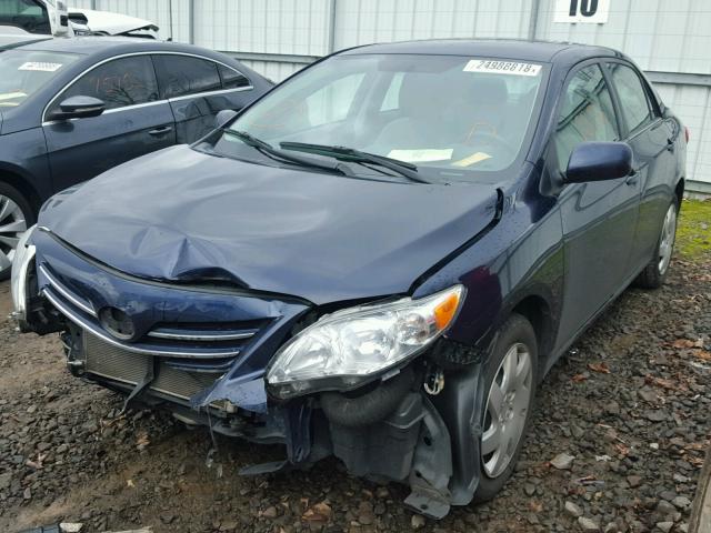 2T1BU4EE6DC990656 - 2013 TOYOTA COROLLA BA BLUE photo 2