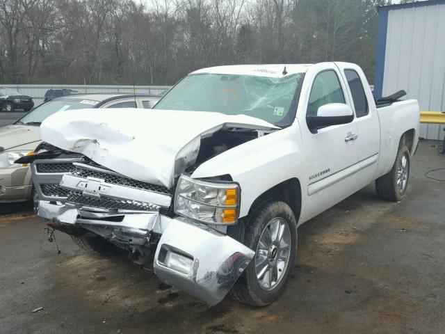 1GCRCSE01CZ141615 - 2012 CHEVROLET SILVERADO WHITE photo 2