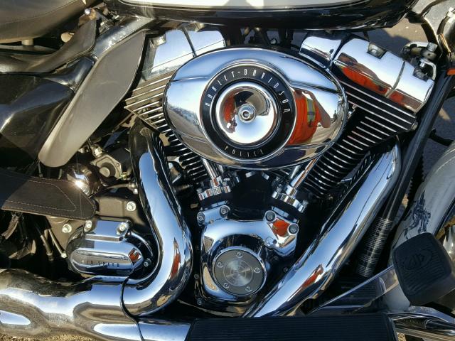 1HD1FMM13CB675863 - 2012 HARLEY-DAVIDSON FLHTP POLI TWO TONE photo 7