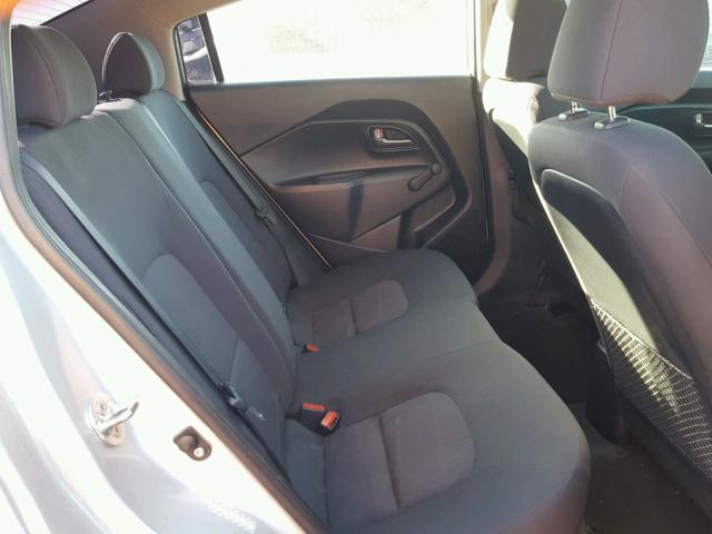 KNADM4A3XD6211566 - 2013 KIA RIO LX Արծաթագույն լուսանկար 6