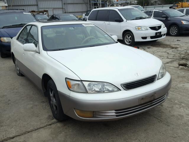 JT8BF28G0W0104483 - 1998 LEXUS ES 300 WHITE photo 1