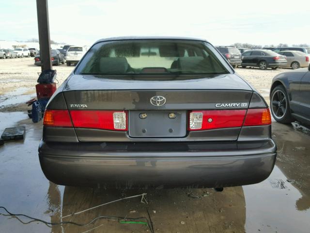 4T1BG22K11U853429 - 2001 TOYOTA CAMRY CE GRAY photo 9