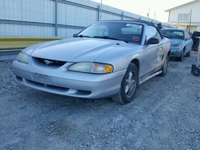 1FAFP4446WF201729 - 1998 FORD MUSTANG SILVER photo 2