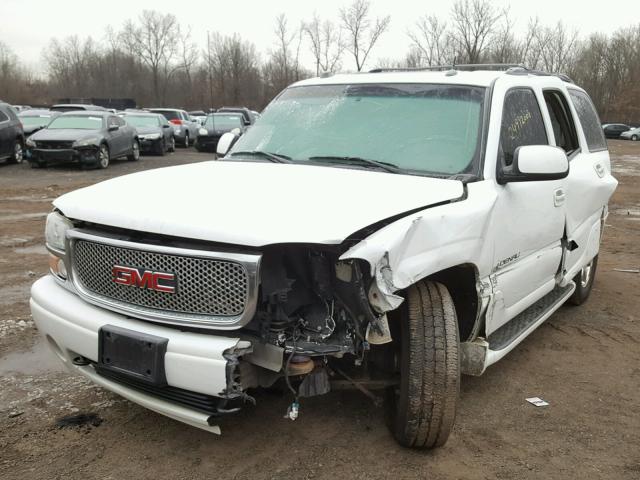 1GKEK63U65J174307 - 2005 GMC YUKON DENA WHITE photo 2