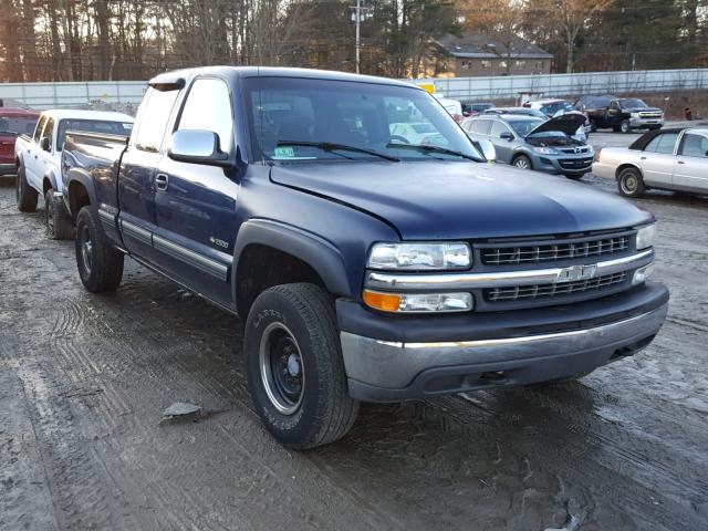 1GCGK29U42Z259373 - 2002 CHEVROLET SILVERADO BLUE photo 1